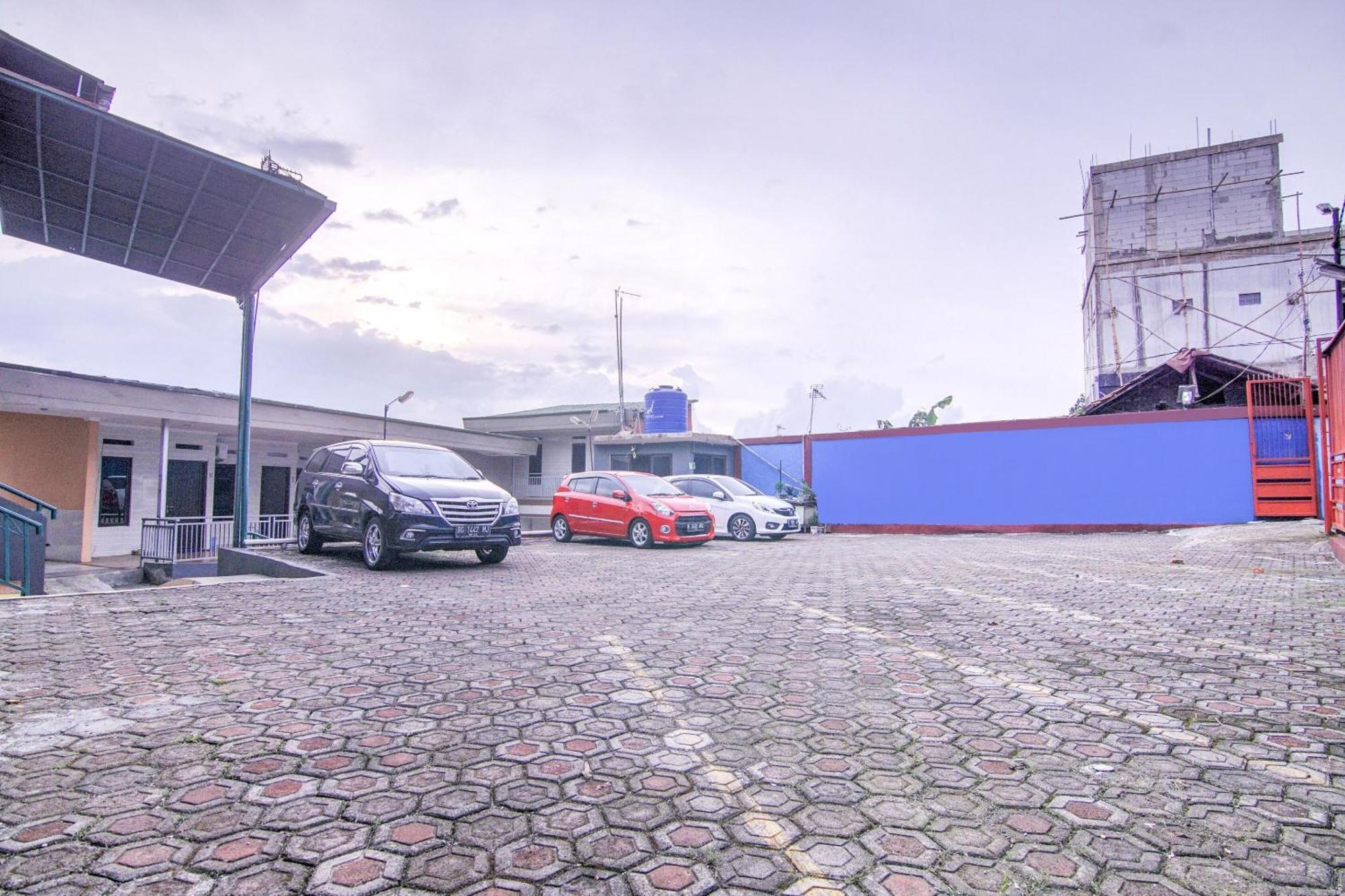 Oyo 3317 Maju Jaya Homestay Syariah Bogor Exteriér fotografie